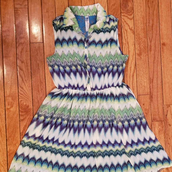 Beautees Other - Bogo Free Back Lace Chevron Dress